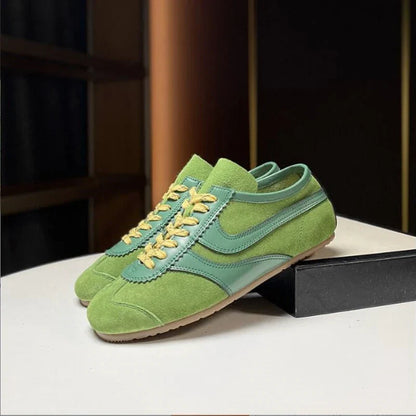 German 2025 Women’s Leather Sneakers — Retro Lace-Up Flat Training Shoes, Large Size Forrest Gump Style