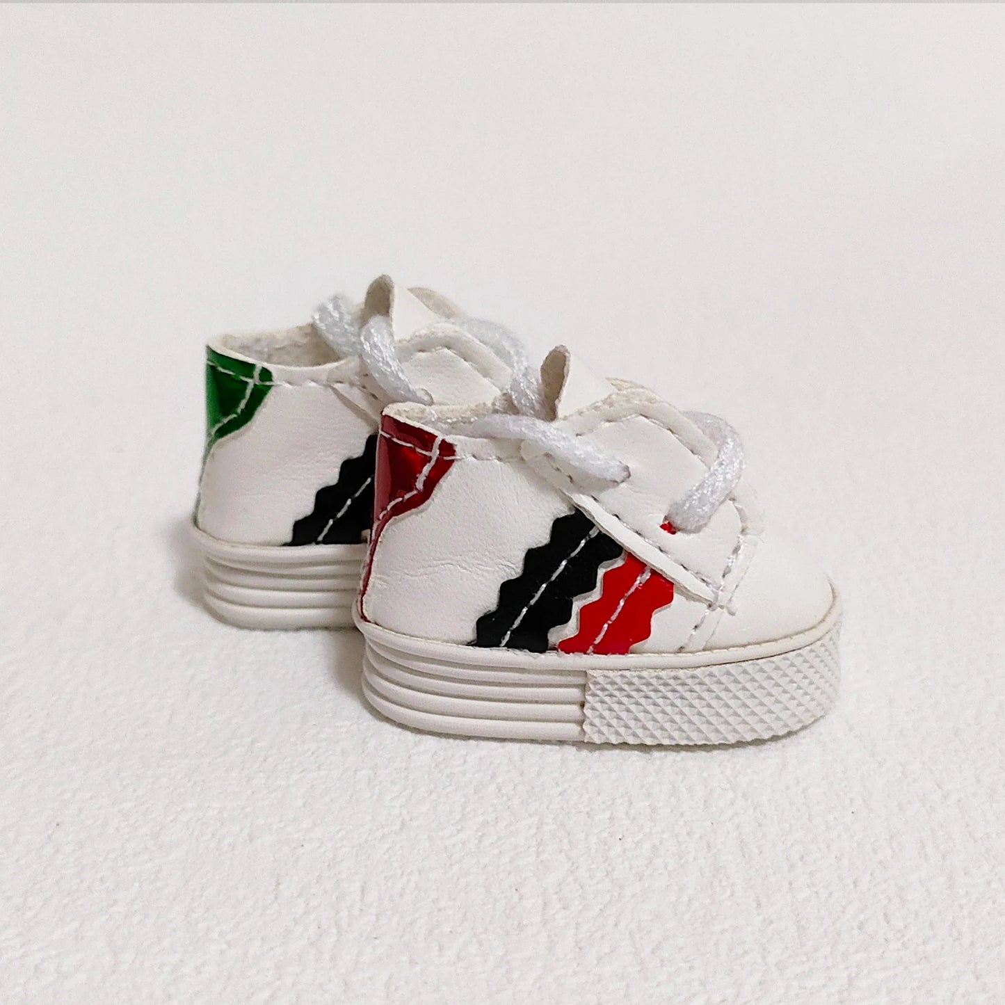 Labubu Doll Sneakers (4x1.8cm) - Shoes for 17cm Macaron Plush, 15cm EXO Cotton, & 1/6 BJD Dolls Accessories