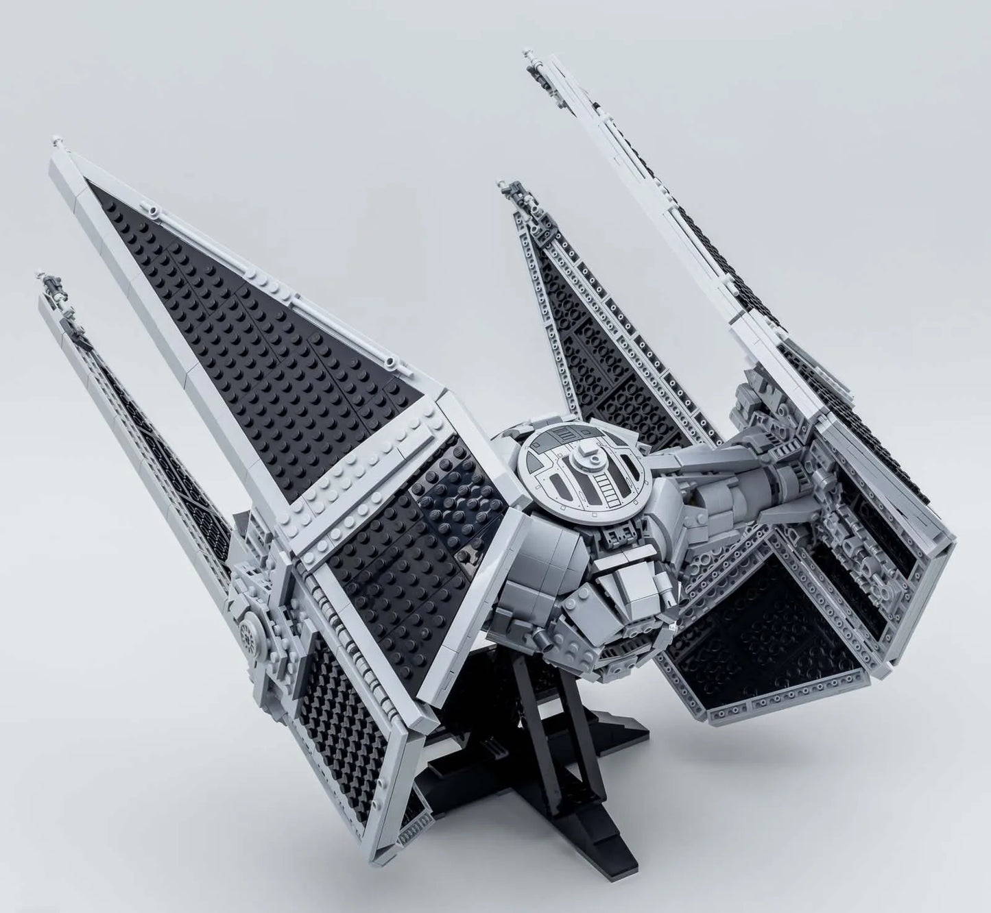 TIE Interceptor Starfighter Model Kit – 1931PCS Building Set with TIE Pilot Minifigure, Collectible Display Set for Creative Gifts and Decor