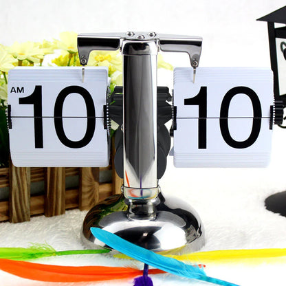 Small Retro Flip Clock – Stainless Steel Gear-Operated Table Clock, Black/White Quartz Design