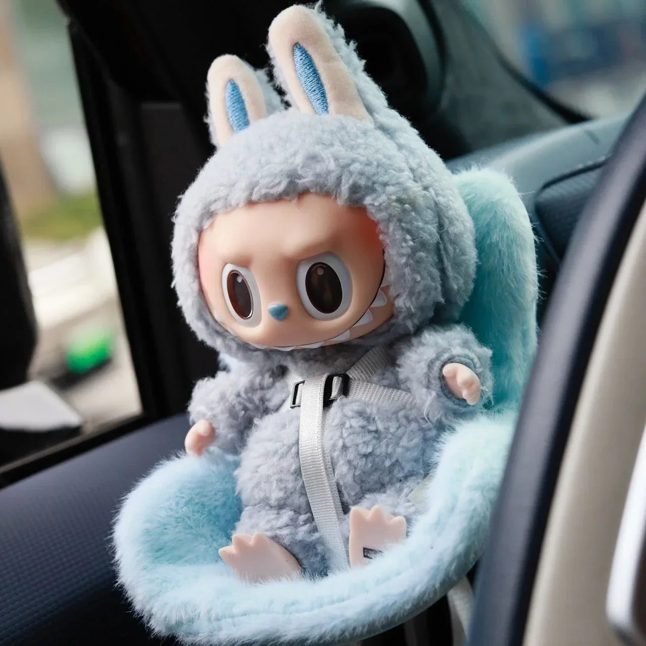Labubu 15-17cm Car Doll Seat — Cute Doll Air Outlet Aromatherapy Decoration for Car Interior