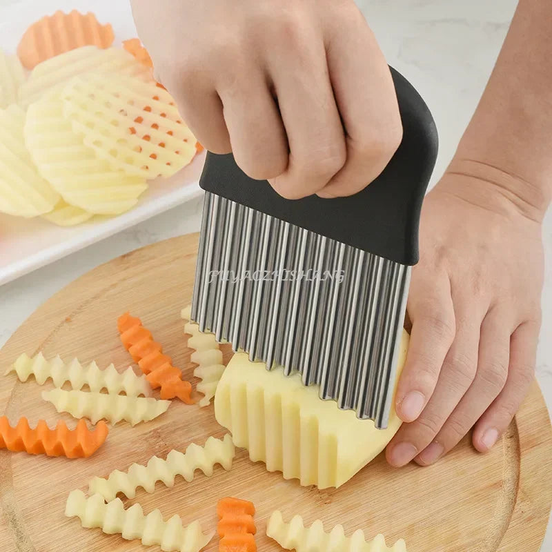 Stainless Steel Crinkle Cutter - Wavy Potato Chip Slicer for Vegetables, Fruits, Dough, and French Fry Kitchen Tool