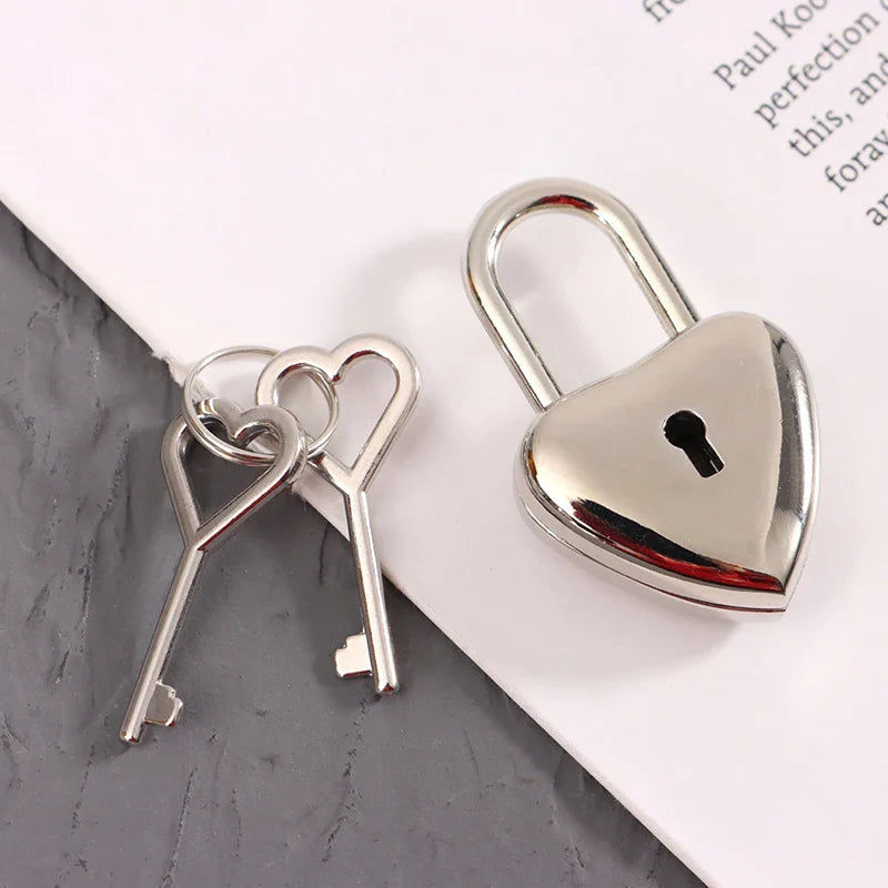 Heart-Shaped Mini Padlock with Key – Luggage, Jewelry Box, Diary, and Suitcase Lock for Travel and Wedding