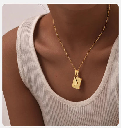Vnox Custom Envelope Photo Necklace – Stainless Steel Personalized Pendant for Women & Girls