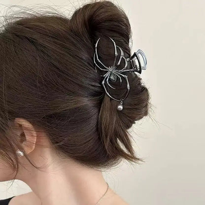 Women's Y2K Skull Spider Hair Clip - Rhinestone Pearl Alloy Claw Design for Stylish Daily Hair Accessories