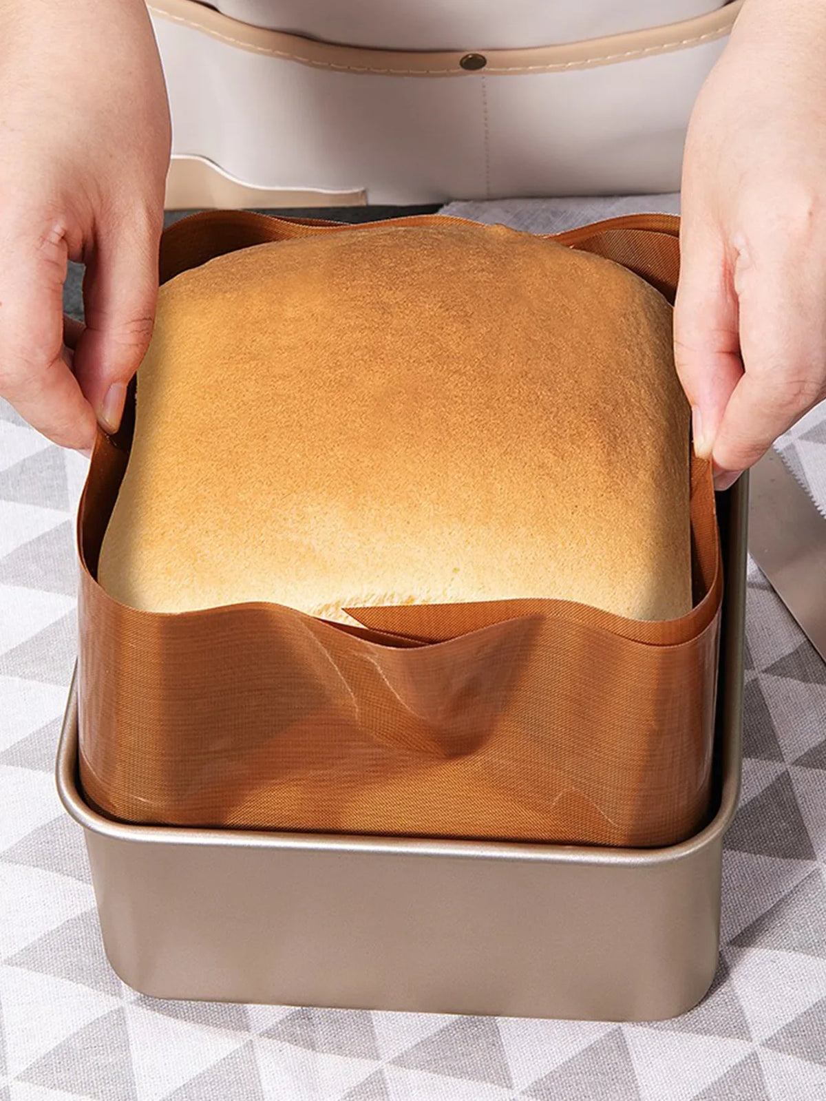7/8/9 Inch Square Cake Mold – Sponge and Fluffy Cake Pan for Family Baking, Pastries, Cookies, and Chocolate Making