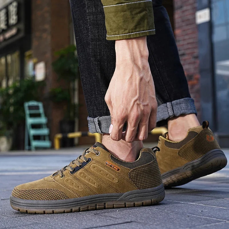 Men’s Durable Hiking Shoes – High-Traction Trail Sneakers for Trekking & Mountaineering