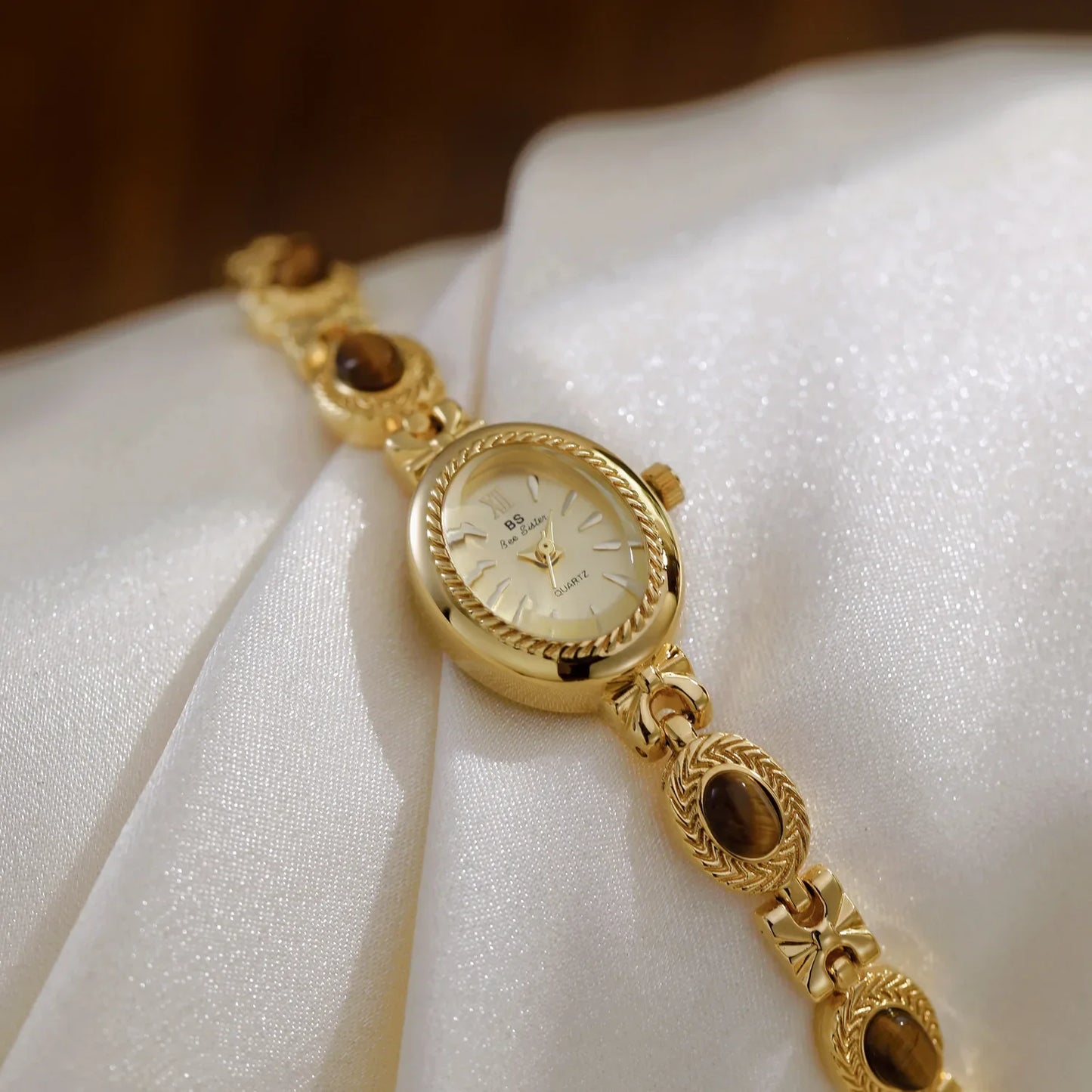Oval Gold Women's Watch – Luxury Rhinestone Dress & Casual Quartz Small Dial Wristwatch 2025 ⌚✨
