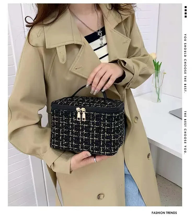 Korean-Style Large Cosmetic Bag – Instagram-Inspired Chanel-Style Ladies’ Handheld Toiletry Organizer