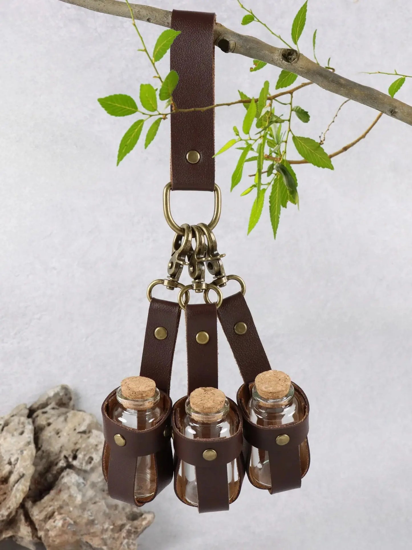 Renaissance Medieval Revival Small Vase – Cosplay, Role-Playing & Makeup Ball Collection Accessory