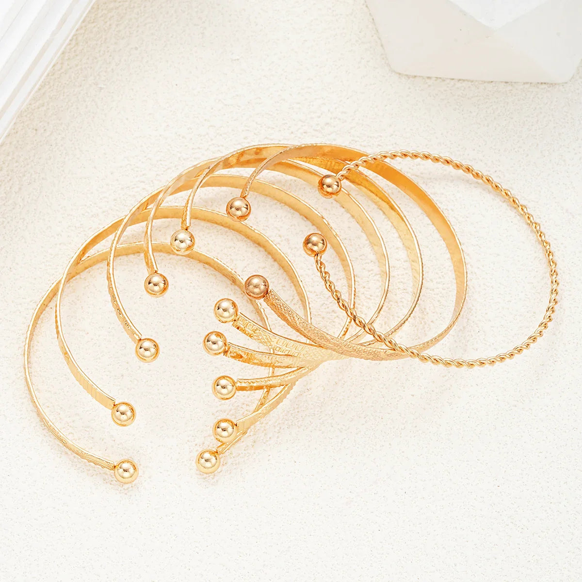 7-Piece Punk Gold Heart Print Bracelet Set for Women – Streetwear Goth Open Metal Bangles Fashion Jewelry Gift 2024