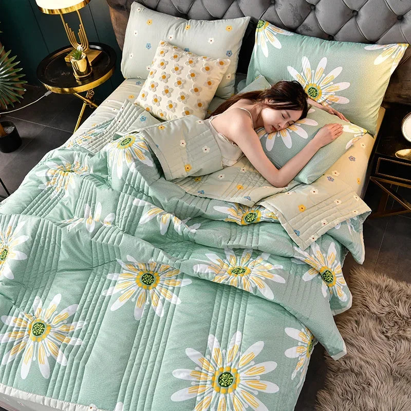 Quilted Spring Summer Quilt – Soft, Lightweight & Breathable Duvet for Queen Size, Comfortable & Washable