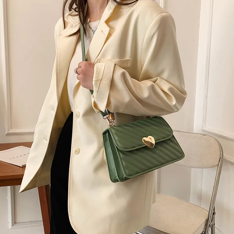 Fashion Rhombus Tote Bag for Women - Shoulder Handbag with Pleated Metal Heart Shape Trim, Girls' Student Coin Pack