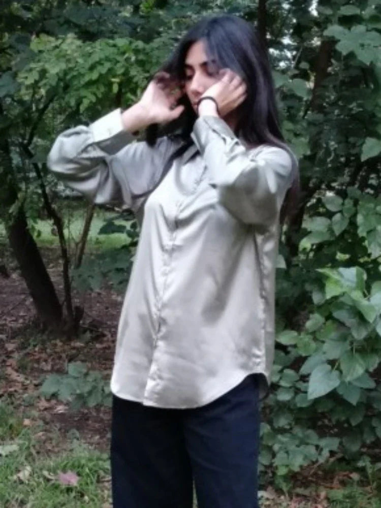Elegant Satin Women’s Shirt — Loose Vintage Blouse with Turn-Down Collar for Spring & Autumn