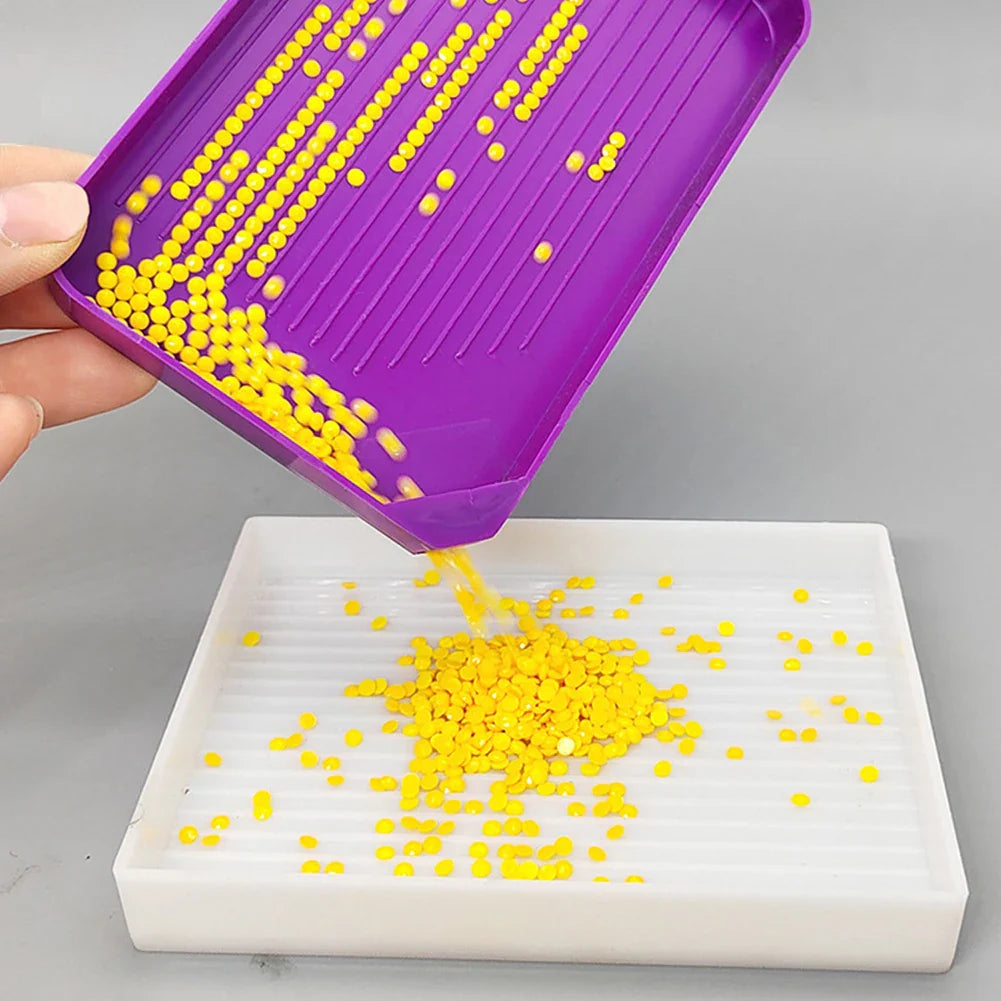 Large Capacity Diamond Painting Tray — Purple DIY Mosaic Art Craft Funnel Tool Accessory