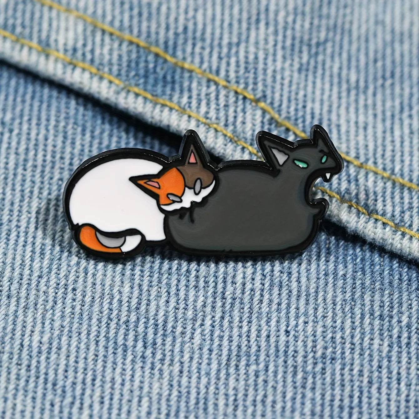 Cute Cat Enamel Brooch - Adorable Cat Lapel Pin for Bags, Clothing and Jewelry Accessories