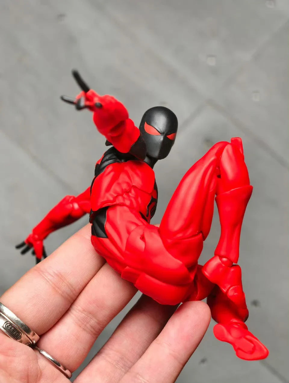 Mess Toys Scarlet Spider Action Figure – Kaine Parker Black Suit Symbiote Anime Collectible Toy Gift