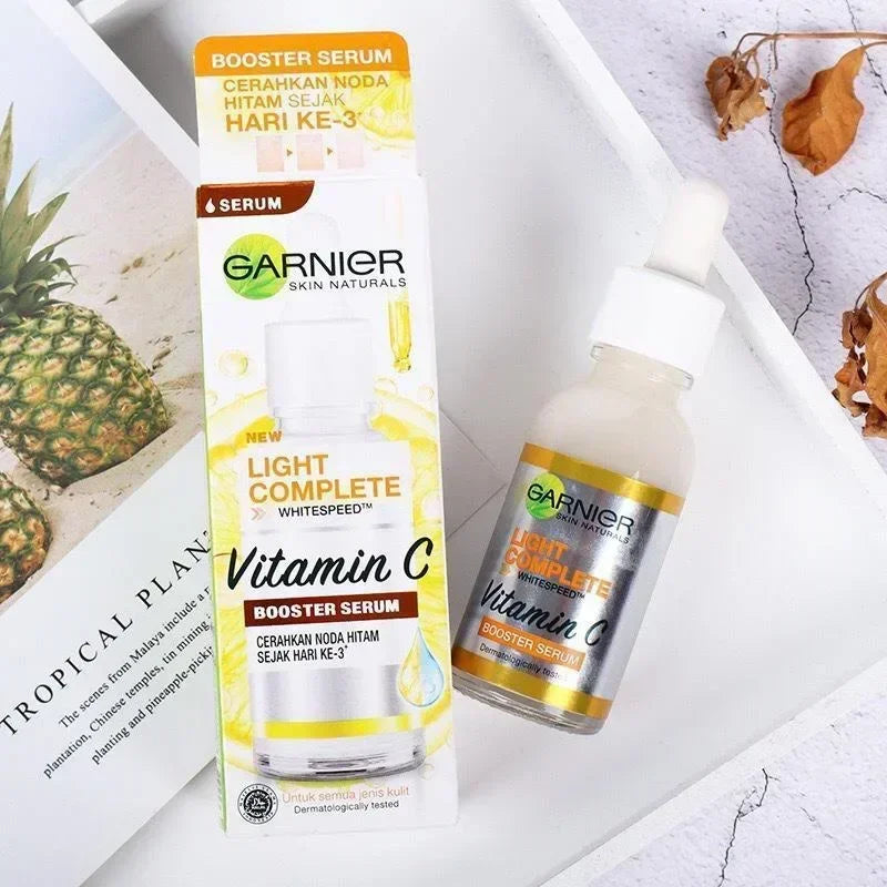 Garnier Bright Complete Vitamin C Booster Serum – 30x Niacinamide Essence for Whitening & Acne Mark Fade, 30ml