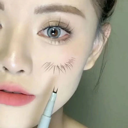 Double-Claw Liquid Eyeliner — Ultra-Thin, Waterproof, Non-Smudge & Sweat-Proof Lower Lash Pen