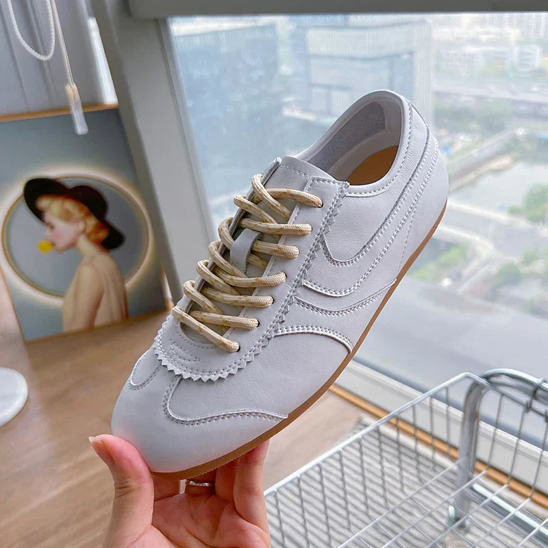 2025 New German Training Shoes for Women, Genuine Leather Lace-up Sneakers, Retro Flat Forrest Gump Style, Large Size