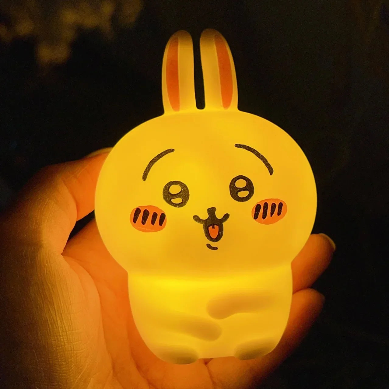 Anime Chikawa Kawaii Desktop Night Light – Hachiware & Usagi Cartoon Vinyl Doll Luminous Toy for Girls’ Gifts