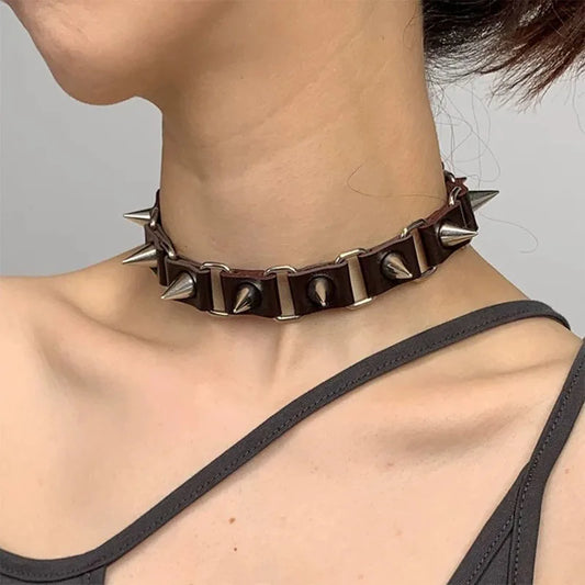 Riveted Leather Necklace – Gothic Style Punk Collarbone Chain, Black Halloween Neck Jewelry Accessory for Women