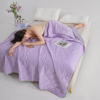 Grade A Cooling Summer Blanket – Lightweight Breathable Cooling Comforter for Bed, Soft Air-Conditioned Quilt (King/Queen Size)