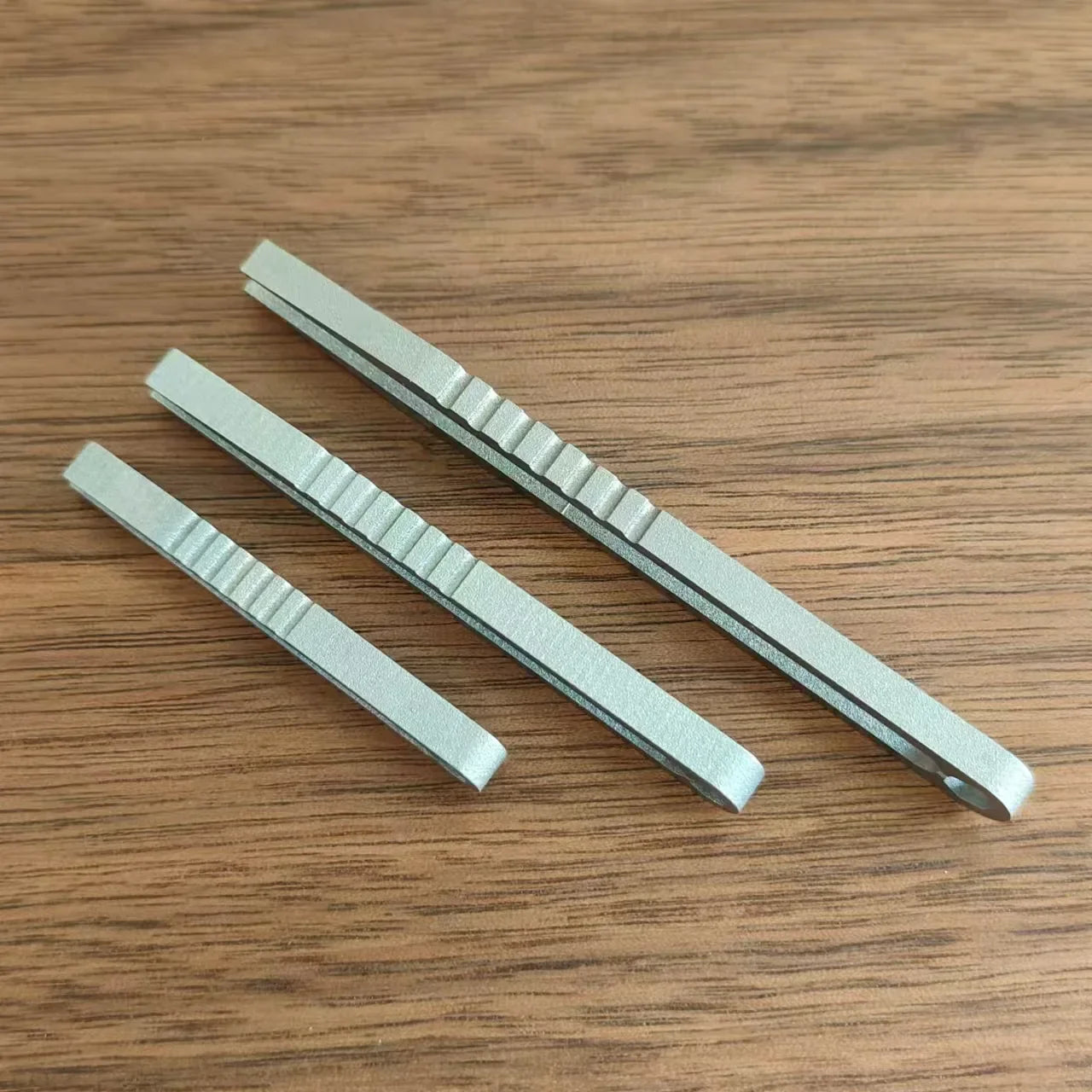 Titanium TC4 Clip Tweezers – Multipurpose EDC Pocket Tool for Outdoor, Camp & Maintenance | 6 Colors