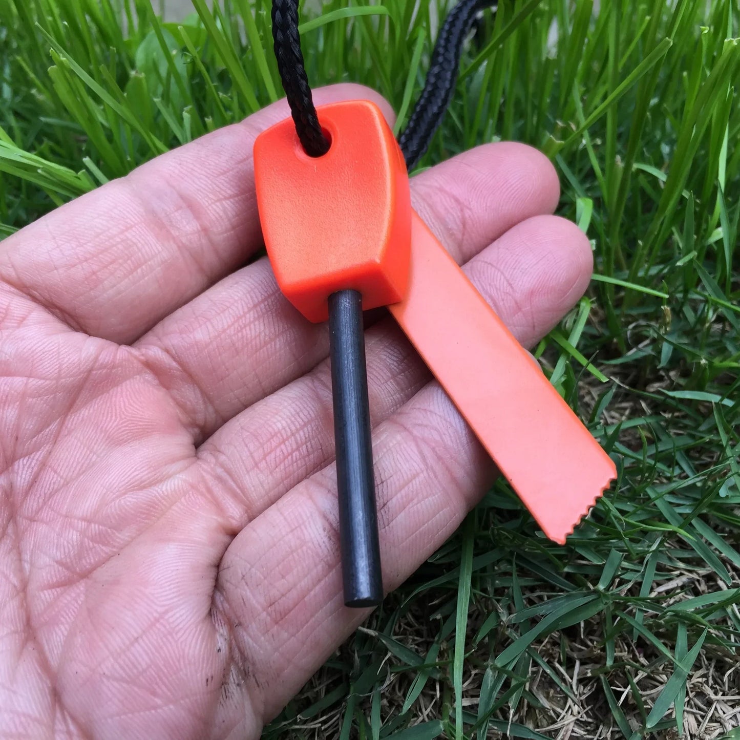 Mini Waterproof Flint Fire Starter – Magnesium Survival Tool for Camping & Outdoor Use