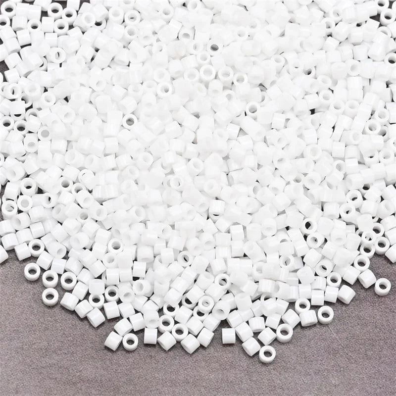 1000Pcs 1.6x1.3mm Japan Glass Seed Beads 11/0 – Cylindrical Loose Beads for DIY Statement Jewelry Making (5g Pack)