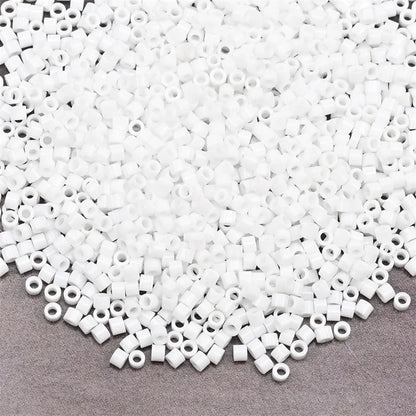 1000Pcs 1.6x1.3mm Japan Glass Seed Beads 11/0 – Cylindrical Loose Beads for DIY Statement Jewelry Making (5g Pack)