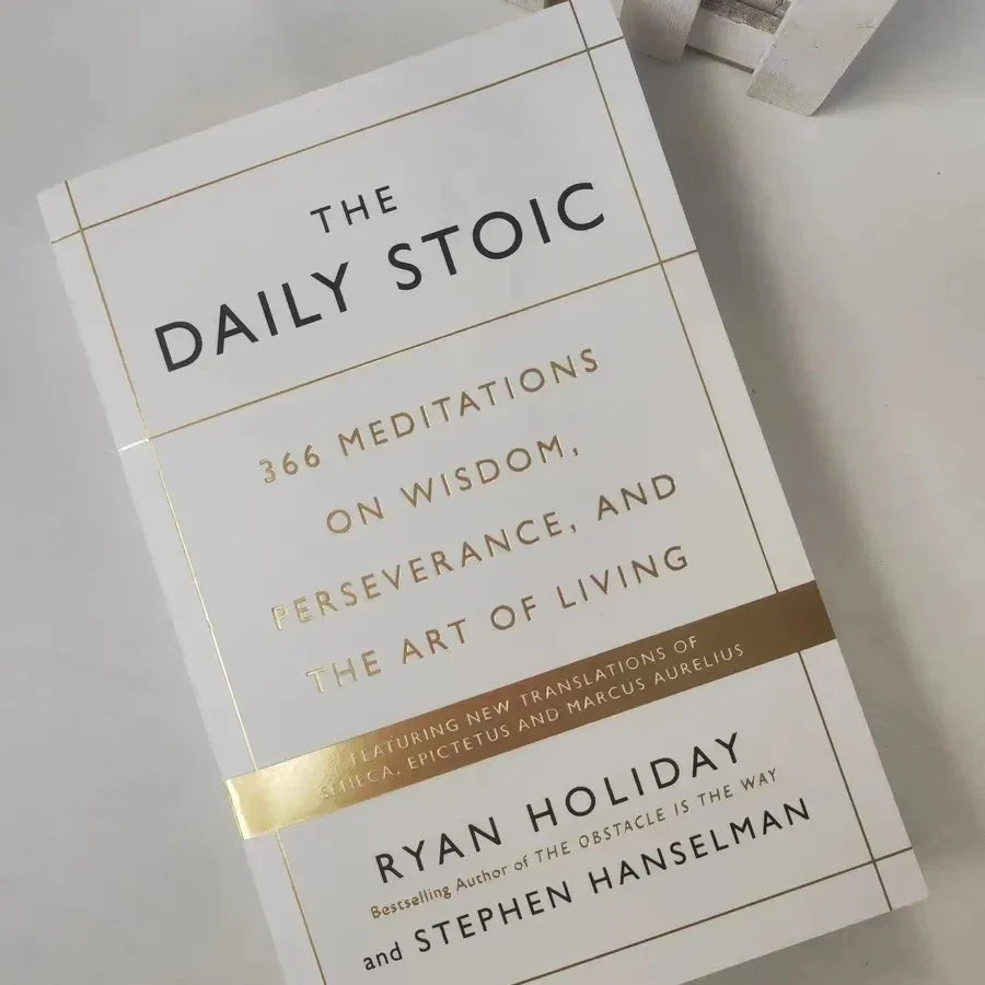 The Daily Stoic by Ryan Holiday – 366 Meditations on Wisdom, Perseverance, and the Art of Living Book (Libros)