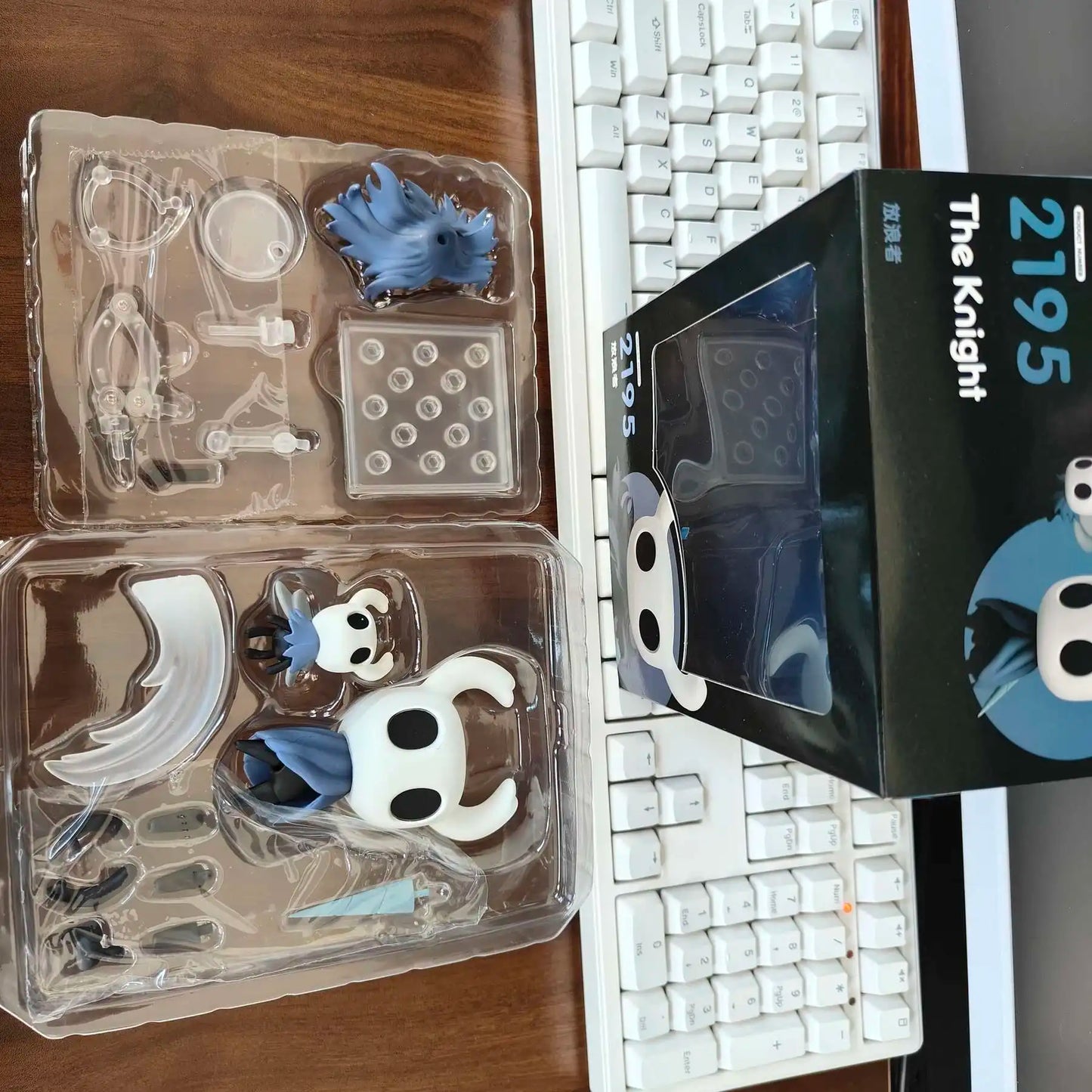 Anime Hollow Knight Figures #2195 Knight & #2196 Hornet – 11cm Action Toy Collectible Gift