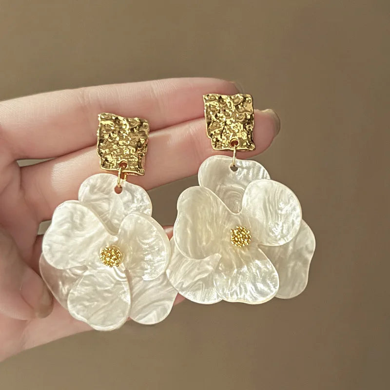 Vintage Acrylic Flower Dangle Earrings – Luxury Alloy Pendant Jewelry for Women