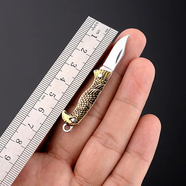 5cm Mini Folding Knife Keychain – Acrylic & Brass Portable Blade Pendant for Camping, Outdoor, and Everyday Carry