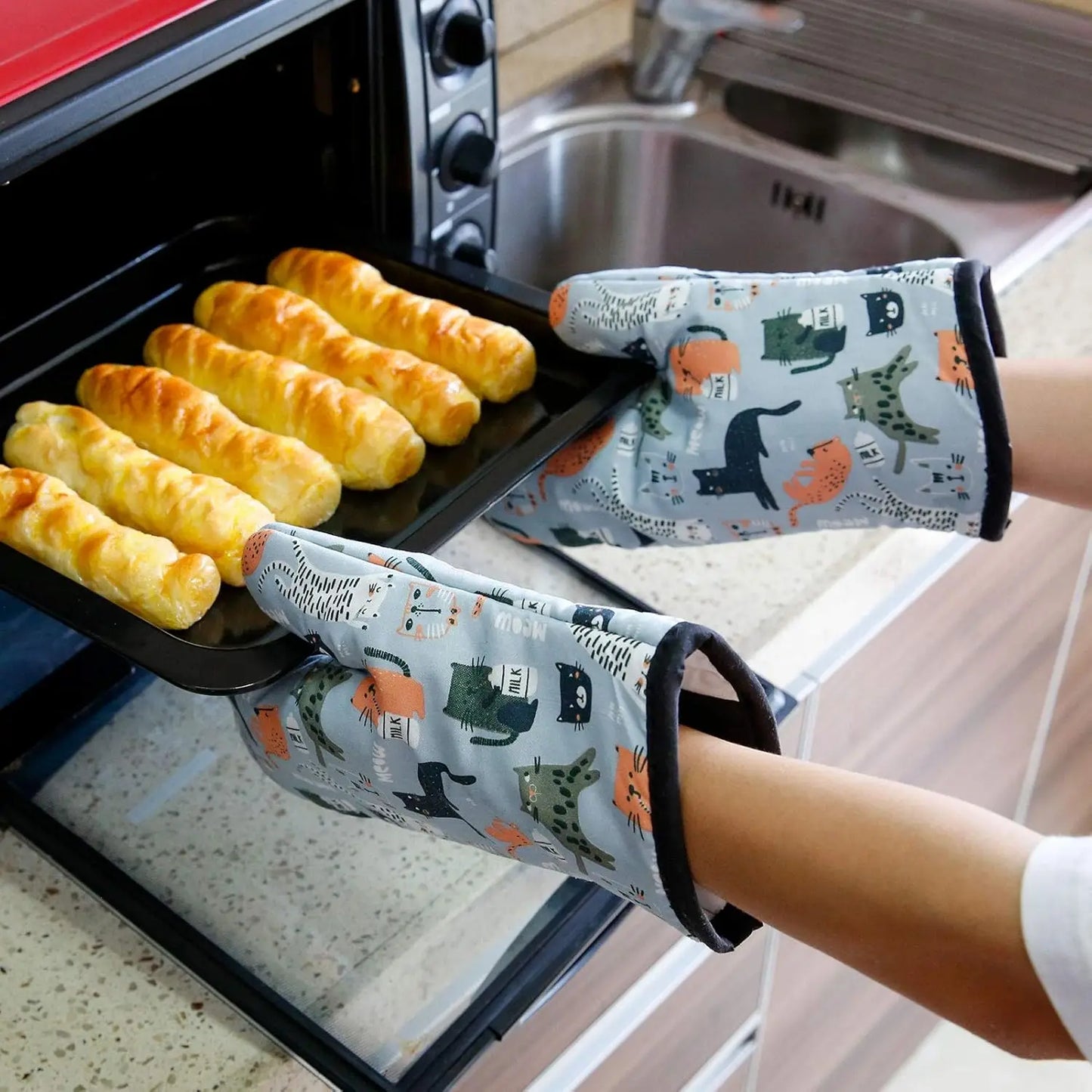 2PCS Cat Print Microwave Oven Mitts – Thickened Heat-Resistant Soft Cotton Gloves for Baking & Kitchen Use