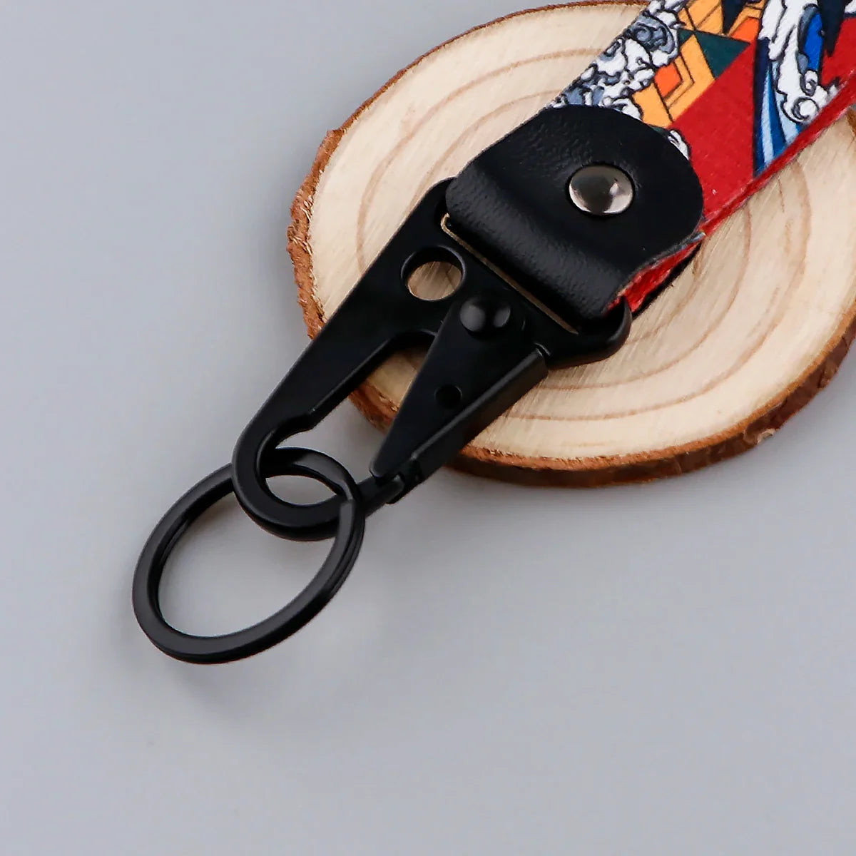 Anime Eagle Beak Keychain – Cool Short Lanyard for Phone, Badge Holder & USB Pendant