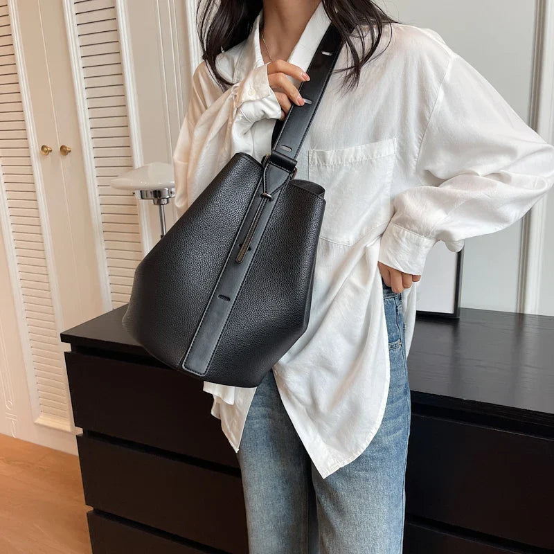 LEFTSIDE Retro Small Solid Color Leather Shoulder Bag – 2025 Korean Designer Handbag for Women
