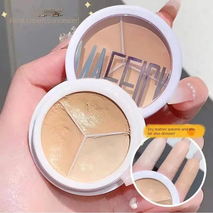 3-Color Concealer Palette – Professional Coverage for Dark Circles and Face Imperfections