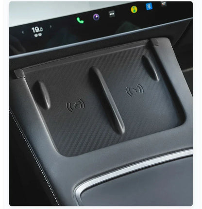 Tesla Model 3/Y Wireless Charging Pad – Silicone Carbon Fiber Central Control Charger Protector, Non-Slip Mat Accessory