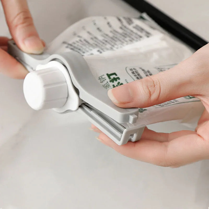 Screw Cap Sealing Clip for Seasoning, Milk Powder, Salt Bags - Snack Food Preservation Gadget & Kitchen Accessory