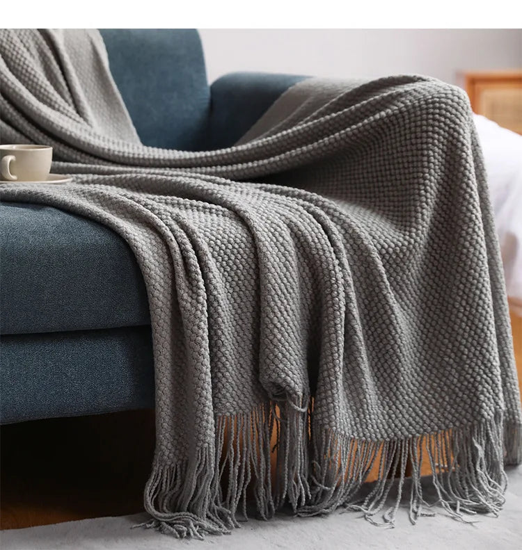 Textile City Knitted Blanket – Thick Waffle Corn Grain Embossed Throw with Tassels, Winter Warm Bedspread 130x240cm