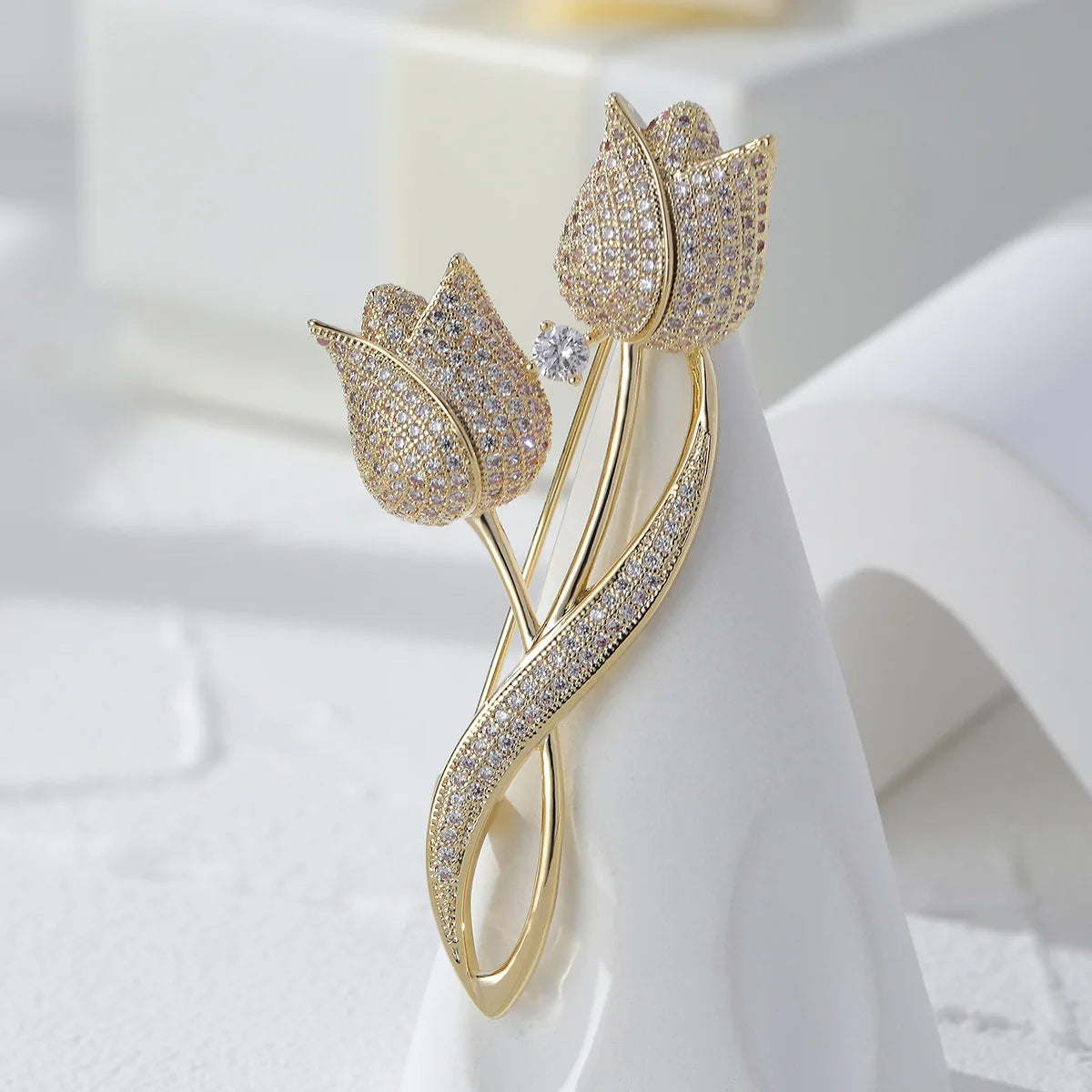 Luxury Tulip Flower Brooch Pin with White Stone – Elegant Rose Floral Jewelry for Women (2023 Design)