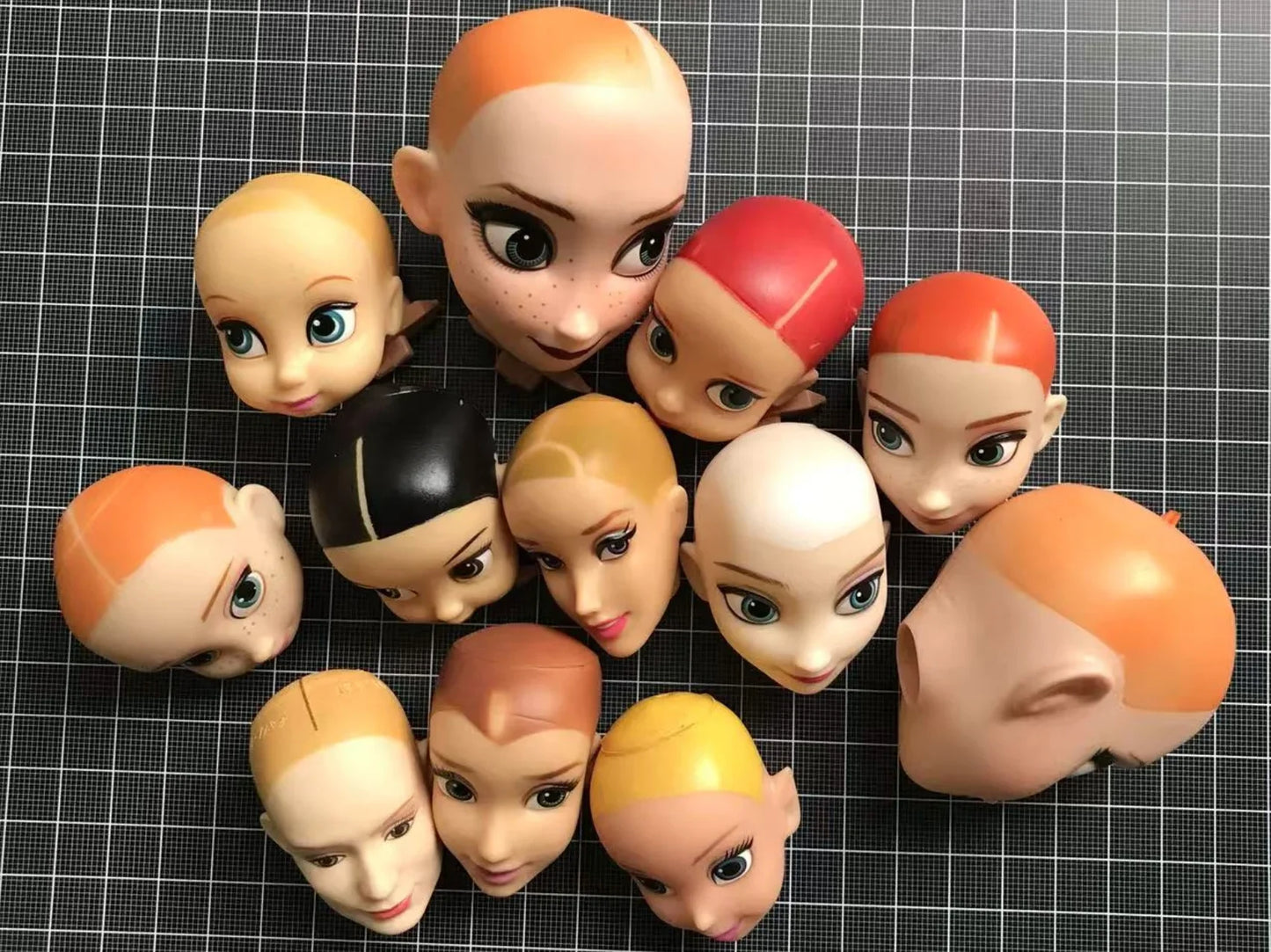 DISNEY Doll Heads – Bald Red Hair King, Queen & Alice with Makeup for DIY Dressing & Accessories