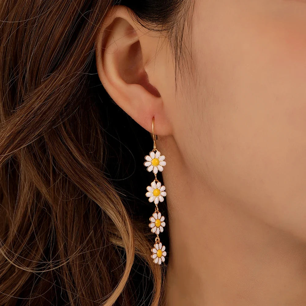 Retro Daisy Flower Earrings - Elegant Small Floral Jewelry for Women Party Gifts