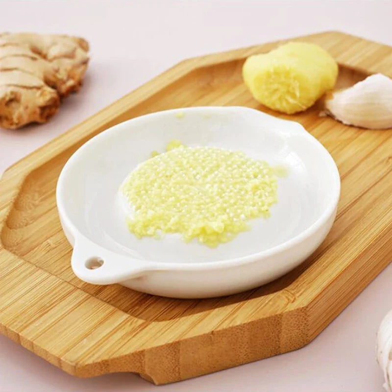 Ceramic Ginger & Garlic Grater Tool – Portable White Porcelain Hand Grinder for Kitchen Use, Ginger, Garlic & Vegetable Mashing