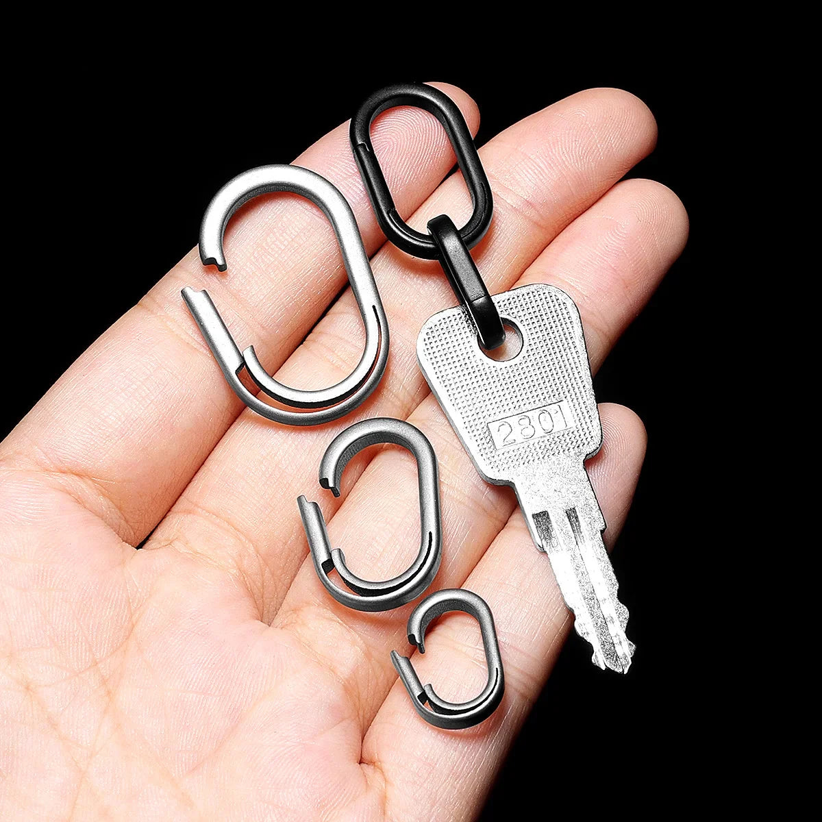 Luxury Titanium Key Ring Quickdraw — Lightweight EDC Carabiner Keychain for Men & Women