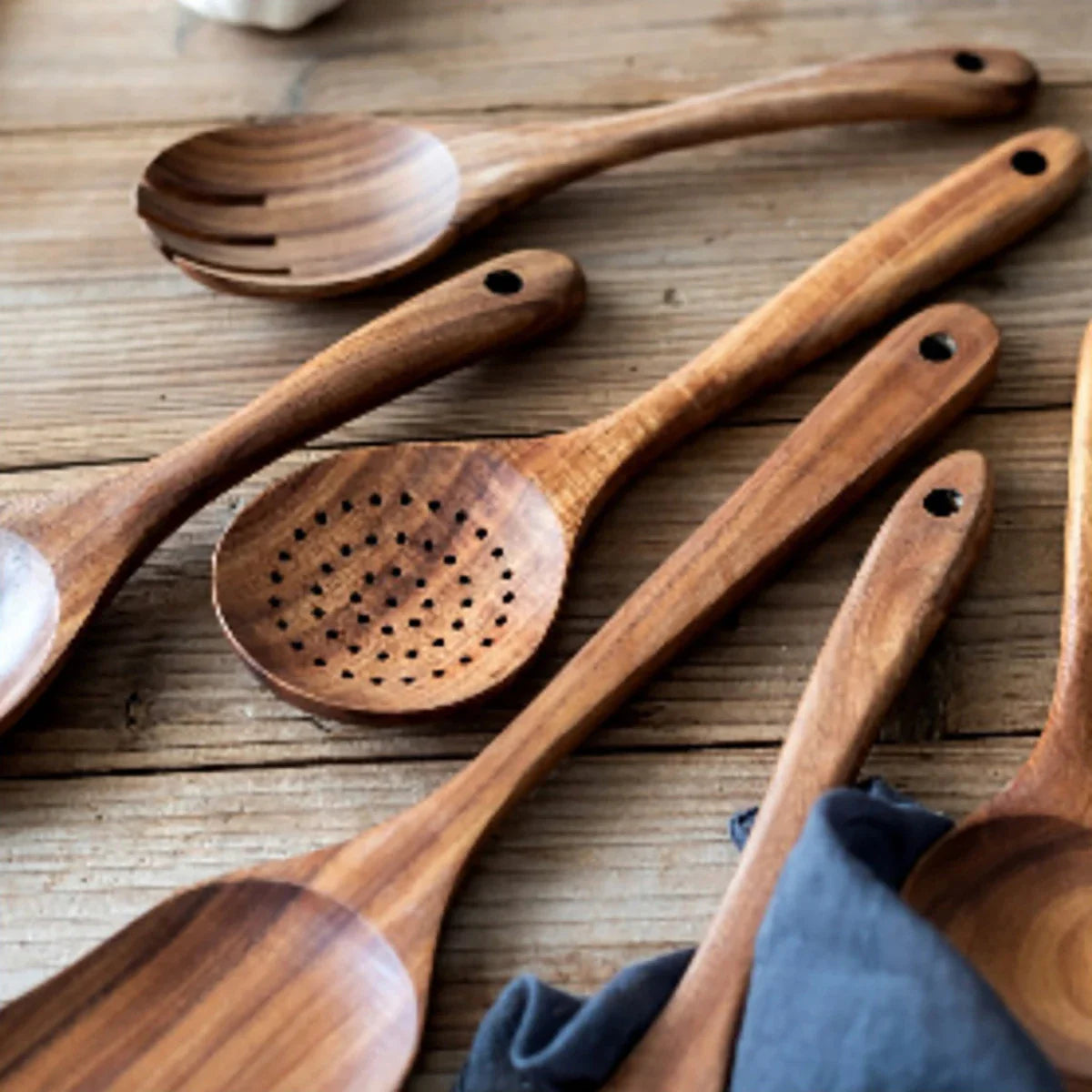 Wood Kitchenware Cooking Set – Spatula, Salad Spoon, Fork & Stirring Spoons with Storage Bucket for Kitchen & Baking