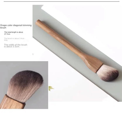 New European Vintage Wood Handle Makeup Brush – High-Quality Walnut Soft Powder, Blush & Foundation Contour Brush