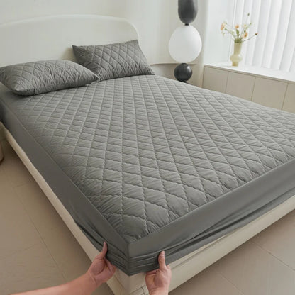 Quilted Waterproof Mattress Protector - Thick Fitted Bed Cover Pad for Queen & King Size Mattresses
